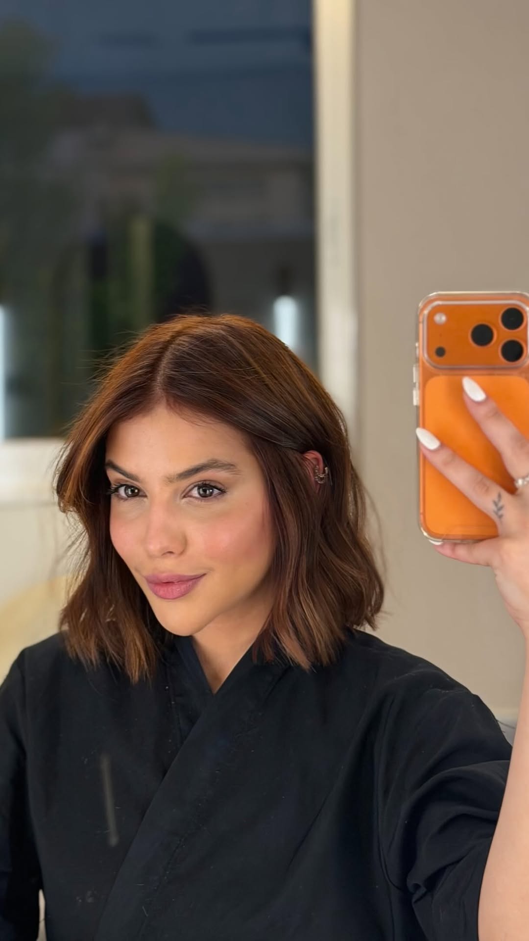 Long bob acobreado com acabamento reto
